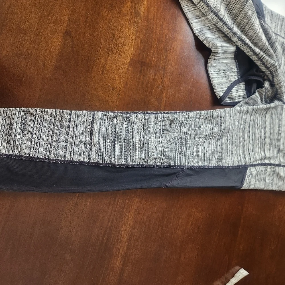 Athleta Mantra Black leggings black, gray, and white size Small - Picture 8 of 13